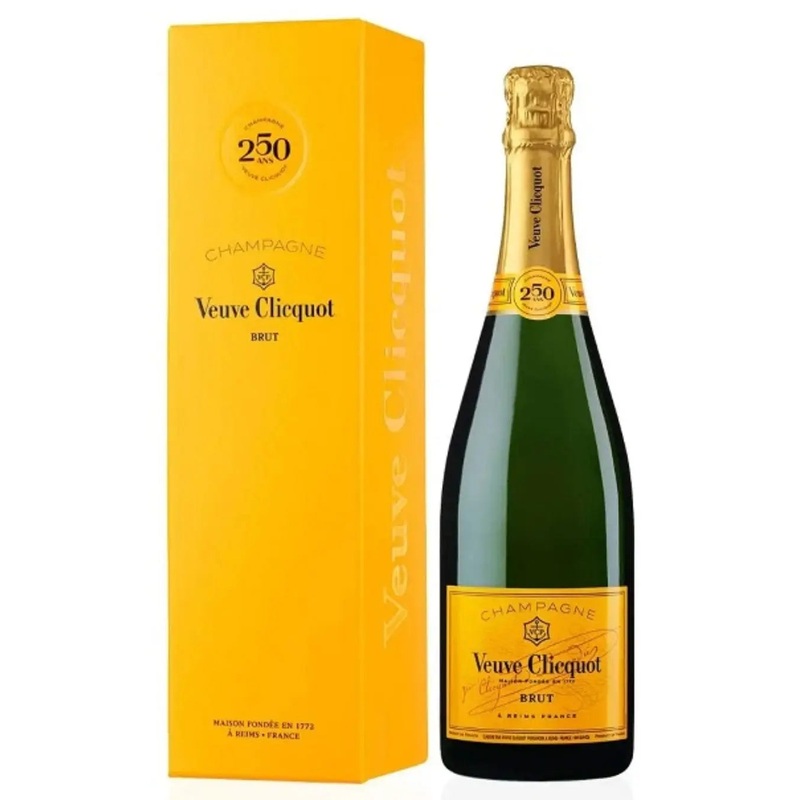 Veuve Clicquot Yellow Label Champagne With Gift Box, 75 cl